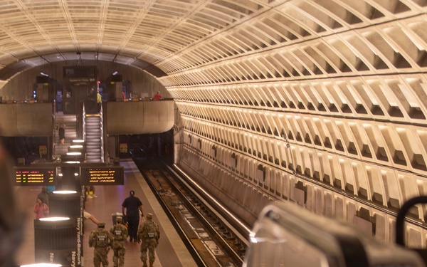 South Carolina National Guard Soldiers Patrols Areas Around Washington, D.C.