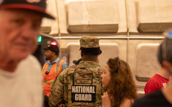 South Carolina National Guard Soldiers Patrols Areas Around Washington, D.C.