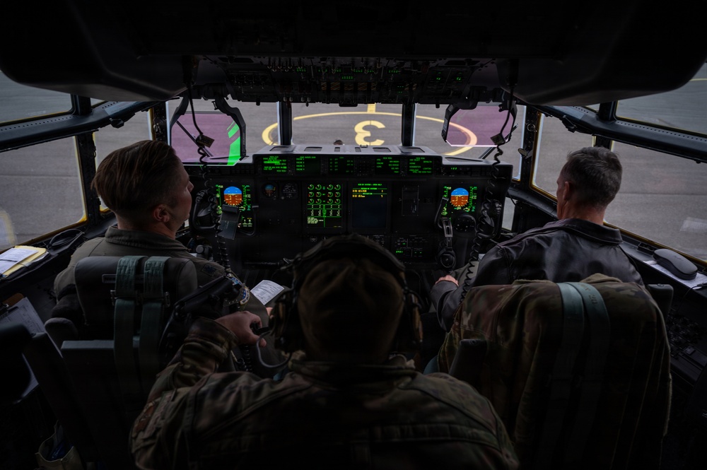 Kentcuky Airmen provide tactical airlift for RAFL26 media day