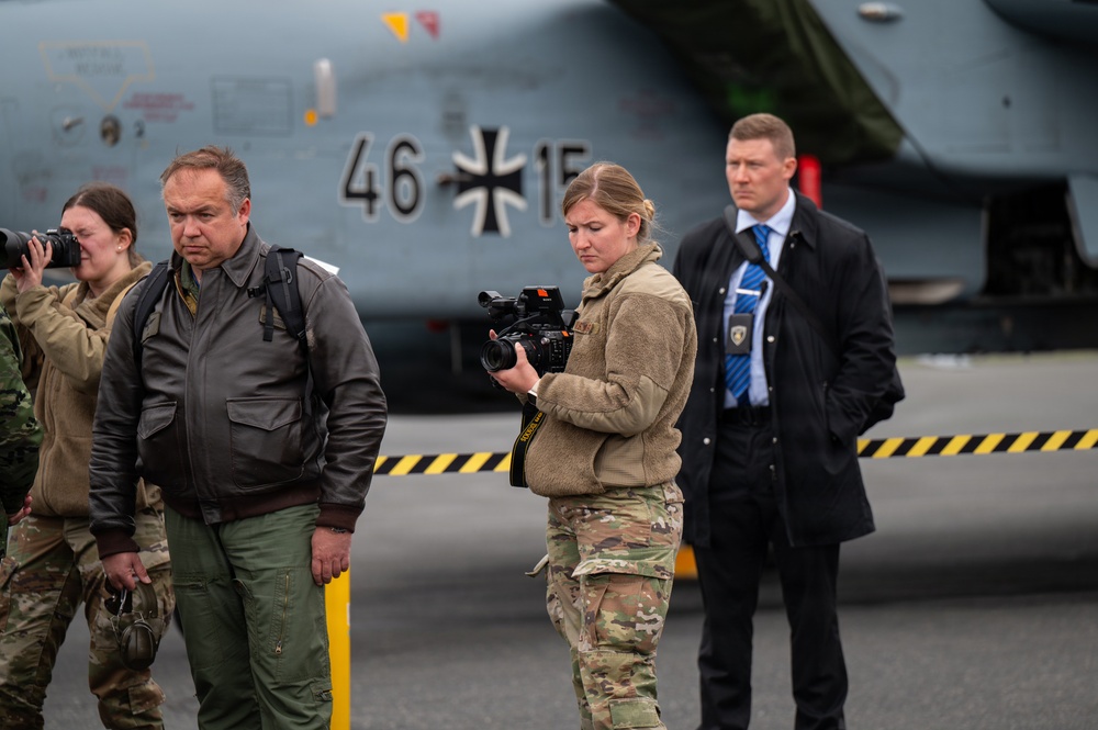 Kentcuky Airmen provide tactical airlift for RAFL26 media day