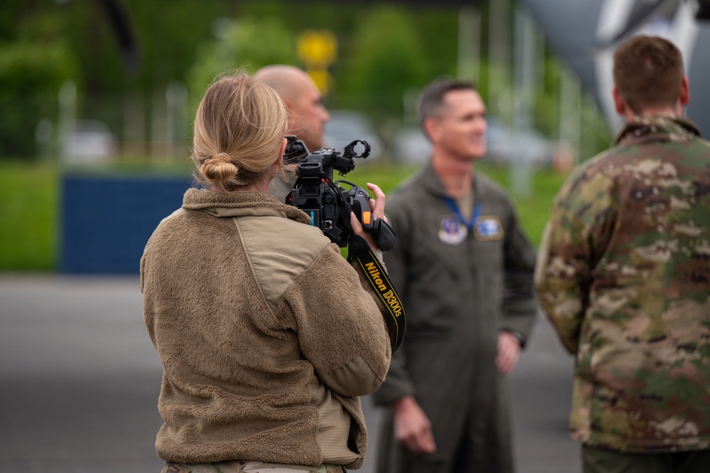 Kentcuky Airmen provide tactical airlift for RAFL26 media day
