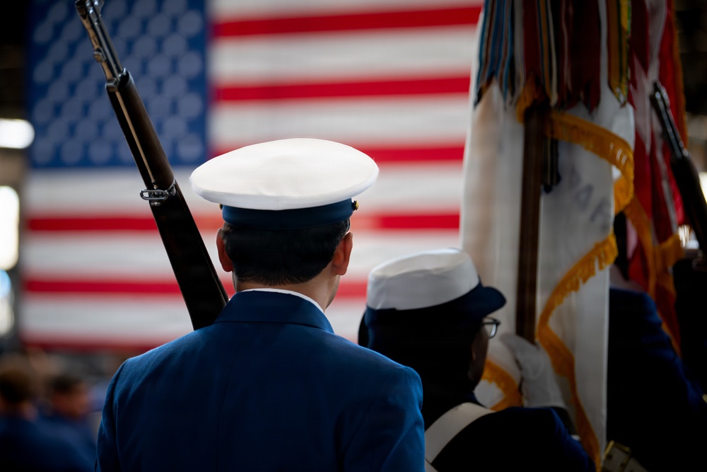 Coast Guard Base Alameda holds change of watch ceremony