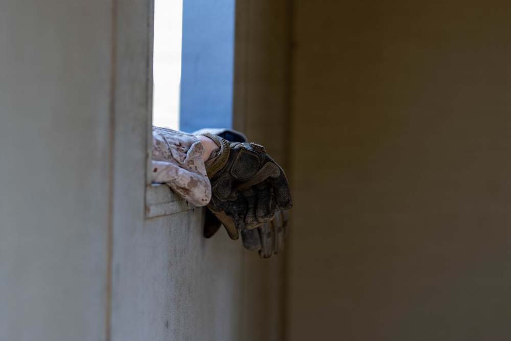 2nd Bn., 5th Marines conduct raid