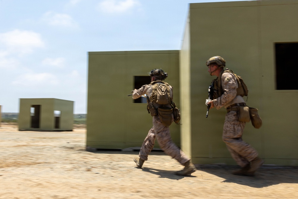 2nd Bn., 5th Marines conduct raid