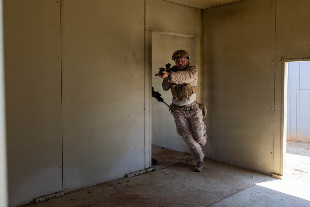 2nd Bn., 5th Marines conduct raid
