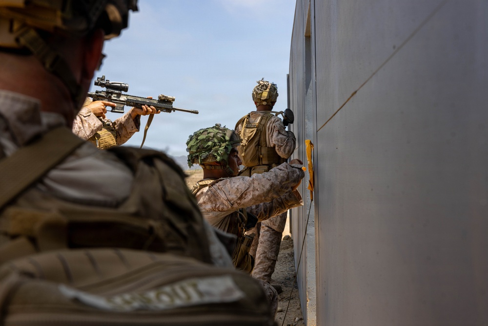 2nd Bn., 5th Marines conduct raid
