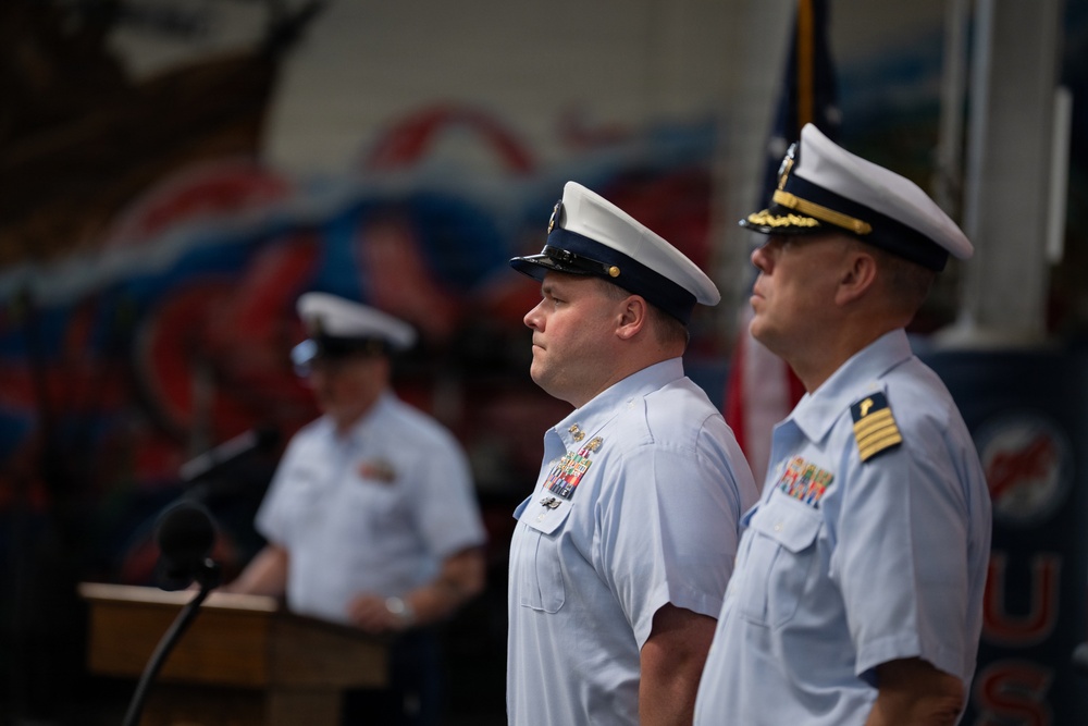 Coast Guard Base Alameda holds change of watch ceremony