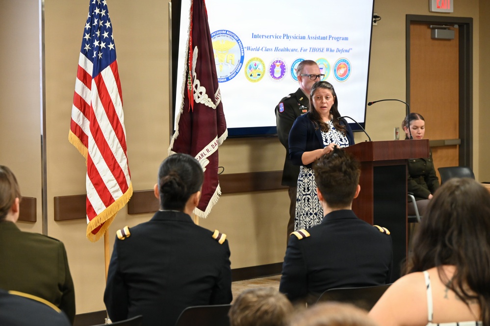 Physician assistants complete CRDAMCs IPAP program