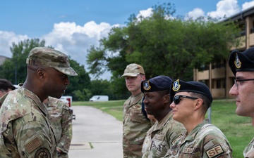 Lt Gen Bell tours JBSA Lackland MWD and Defender training units