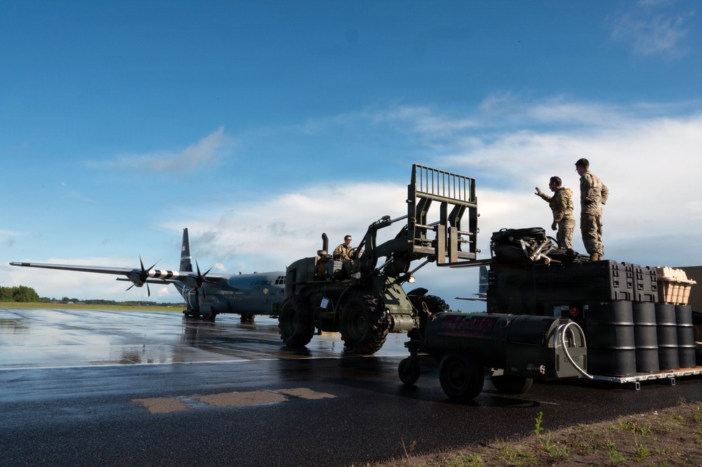 Kentucky Airmen provide tactical airlift support