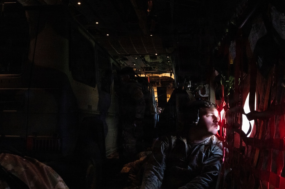 Kentucky Airmen provide tactical airlift support