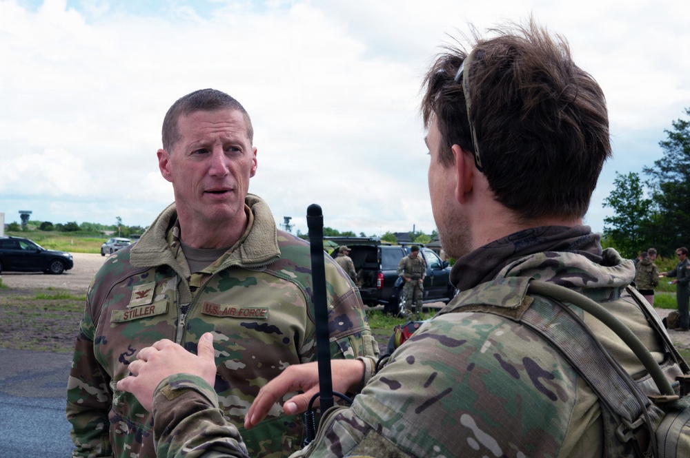 Kentucky Airmen provide tactical airlift support