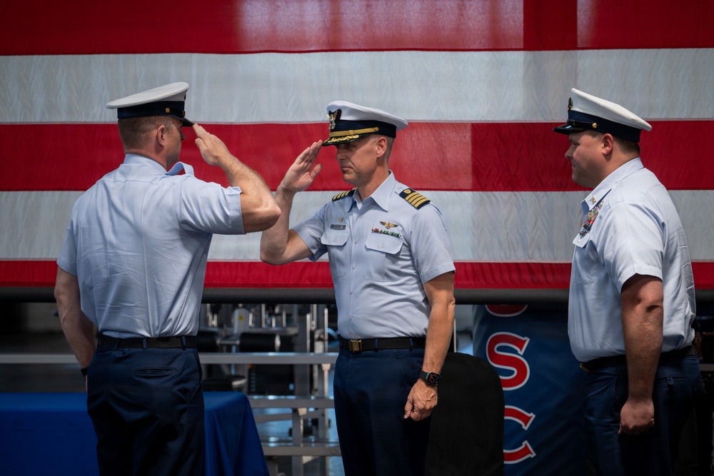 Coast Guard Base Alameda holds change of watch ceremony
