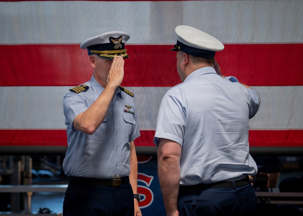 Coast Guard Base Alameda holds change of watch ceremony