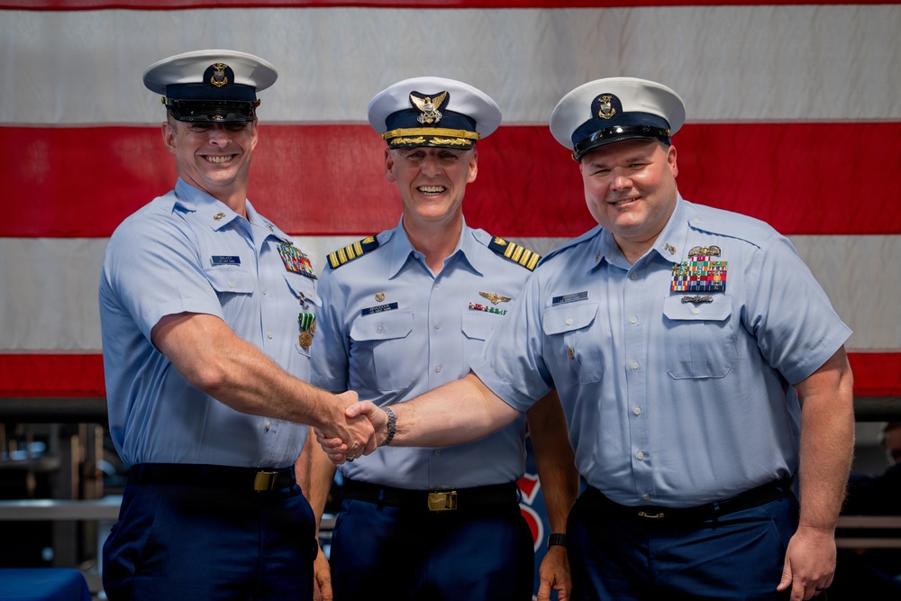 Coast Guard Base Alameda holds change of watch ceremony