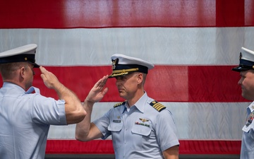 Coast Guard Base Alameda holds change of watch ceremony