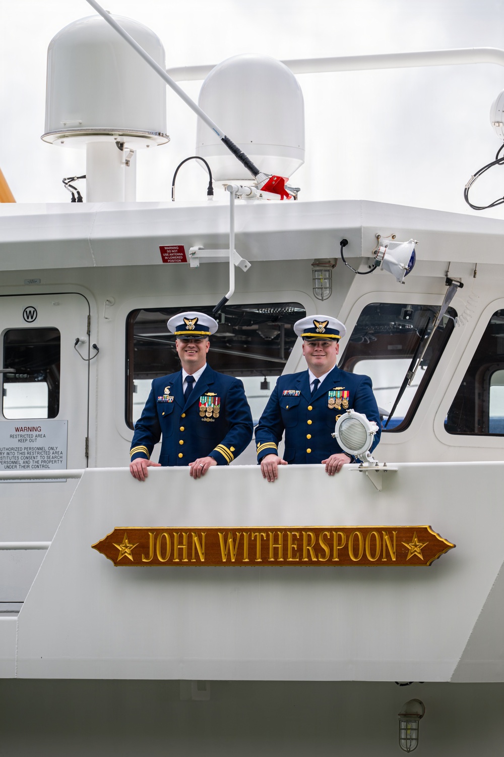 Coast Guard Cutter John Witherspoon conducts change of command ceremony