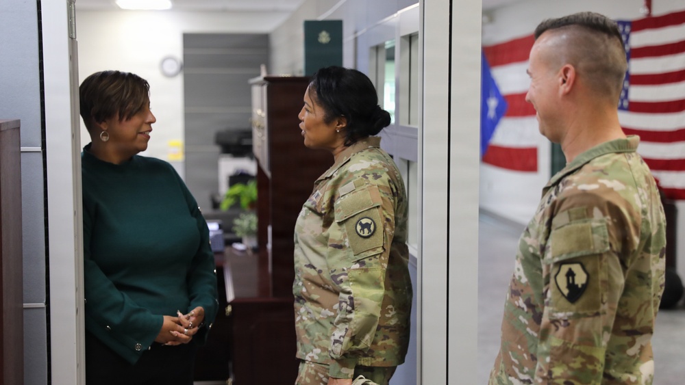 1st Mission Support Command Hosts Maj. Gen. Patricia Wallace During June 16 Visit
