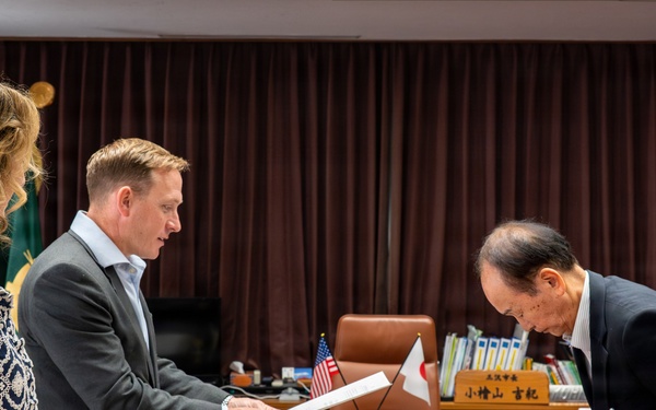 Leading Beyond the Gate: Wing Commander Serves as Mayor for a Day