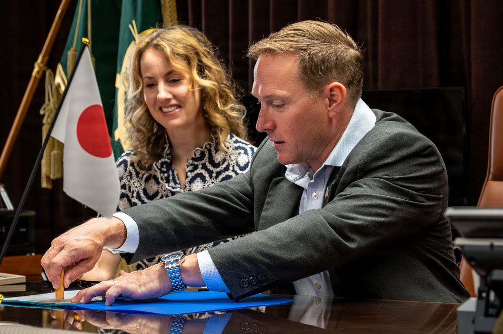 Leading Beyond the Gate: Wing Commander Serves as Mayor for a Day