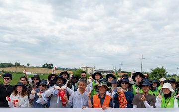 Kunsan Airmen volunteer to help local farmers
