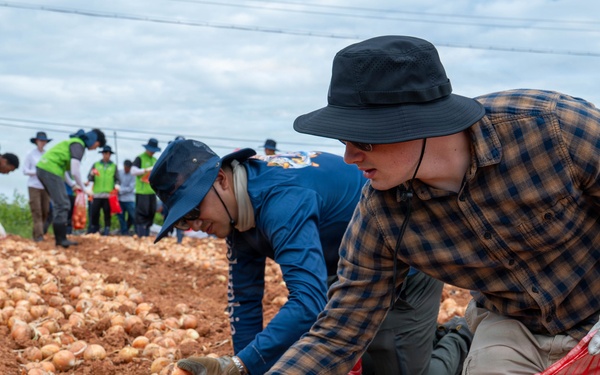 Kunsan Airmen volunteer to help local farmers