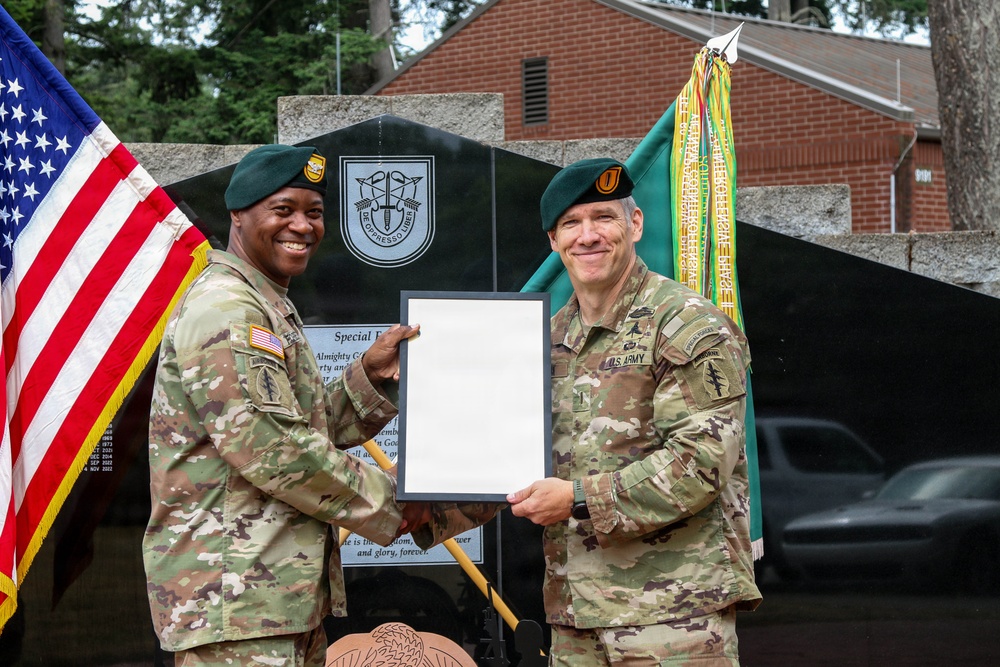 1st Special Forces Group (Airborne) Command Chief Warrant Officer Assumes Responsibilities