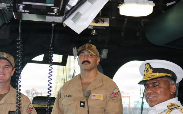 USS Canberra Visits Colombo, Sri Lanka