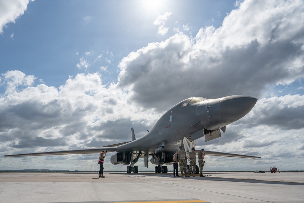 Dyess B-1B Lancers support UFC Freedom 250 with White House flyover
