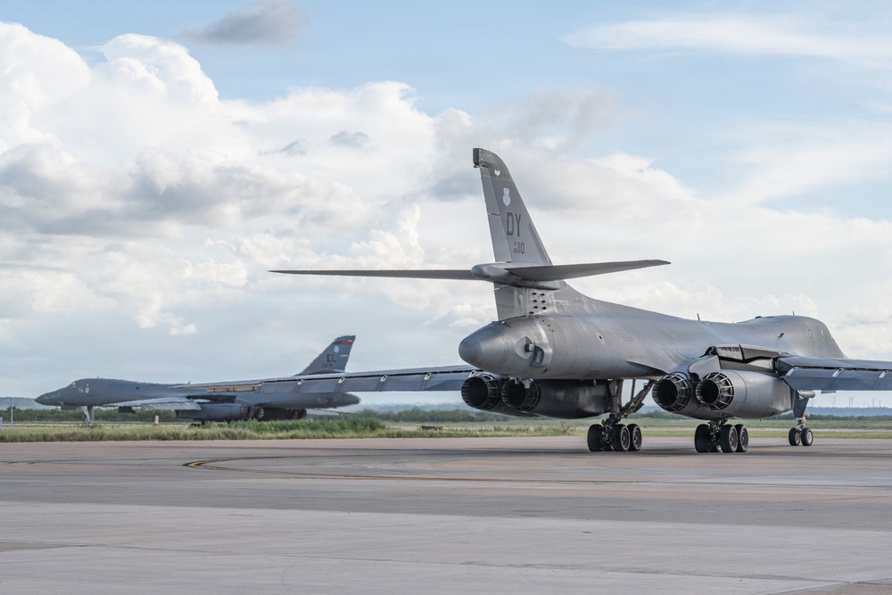 Dyess B-1B Lancers support UFC Freedom 250 with White House flyover