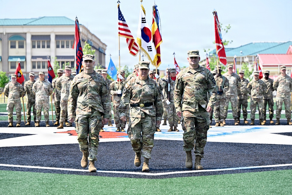 2nd Infantry Division Artillery change of command