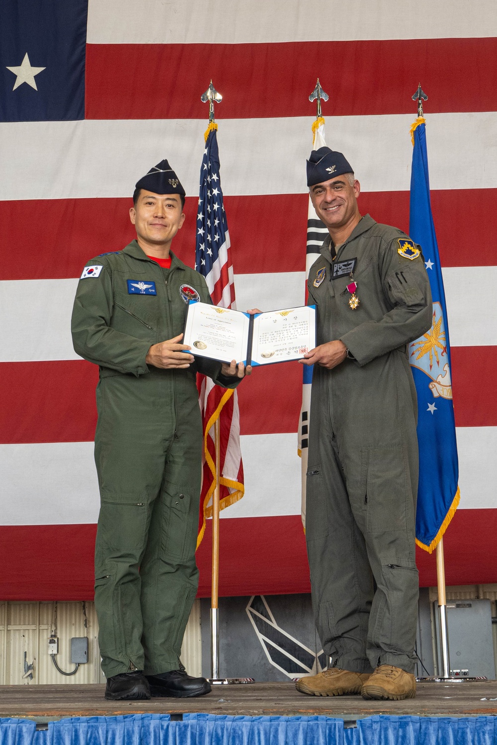 8th OG holds change of command ceremony