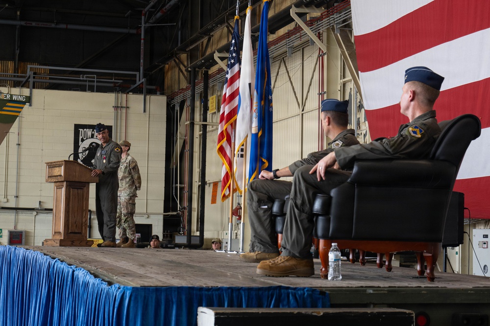 8th OG holds change of command ceremony