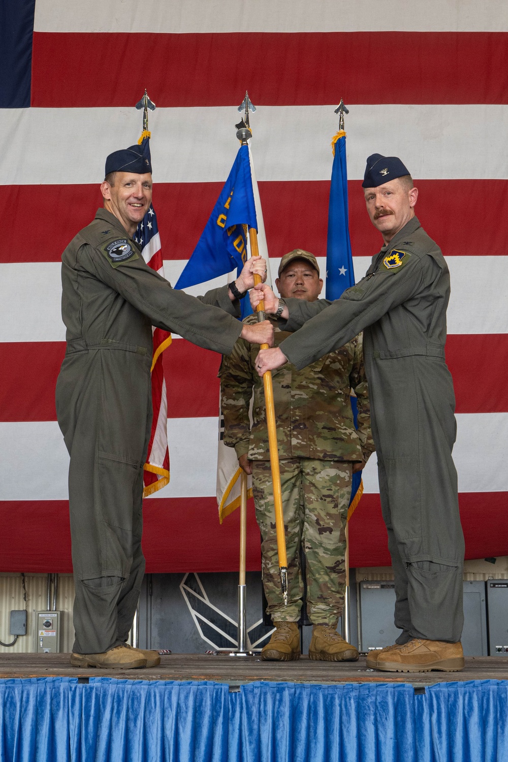 8th OG holds change of command ceremony