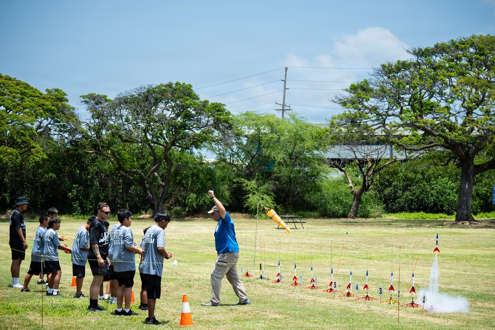 94th Army Air and Missile Defense Command Soldiers volunteer at the Youth Impact Program