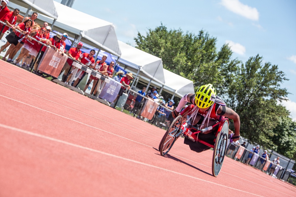 Team Marine Corps Takes Warrior Games Track and Field in Stride
