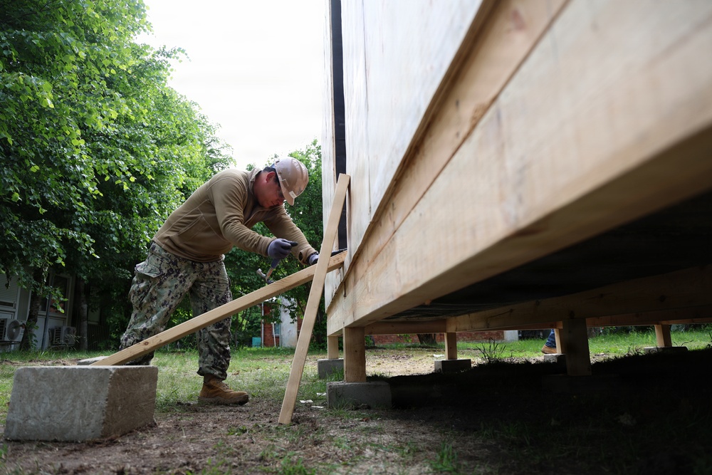 Seabees Adapt Expeditionary Construction for Cold Weather