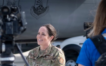 News Agencies Experience Thunderbird Refueling Ahead of Grissom Air Show