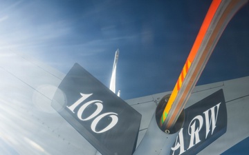 521st AMOW receives fuel from 100th ARW to maintain readiness