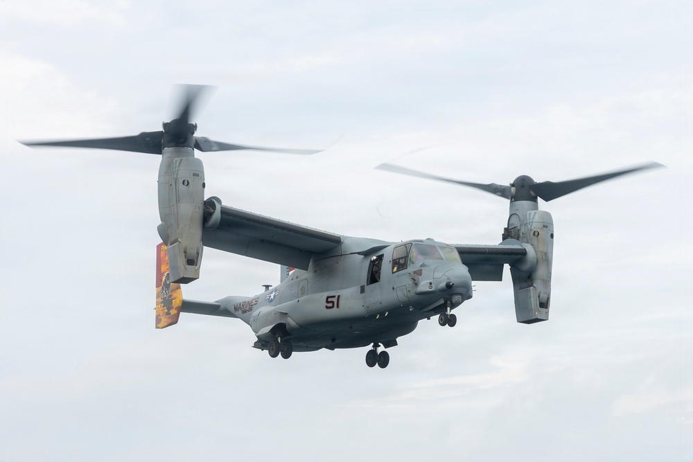 USS KEARSARGE Conducts Flight Deck Operations