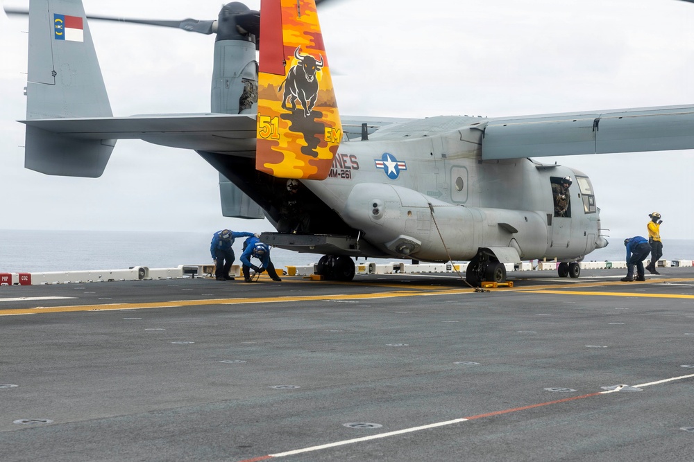 USS KEARSARGE Conducts Flight Deck Operations