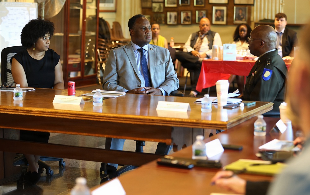 Illinois National Guard hosts discussion on modernization of historic Chicago armory