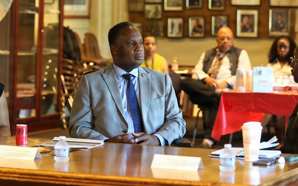 Illinois National Guard hosts discussion on modernization of historic Chicago armory