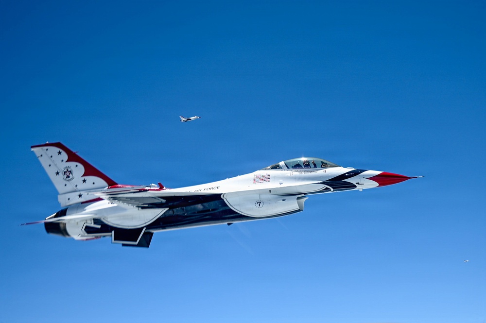 434th ARW Refuels Thunderbirds