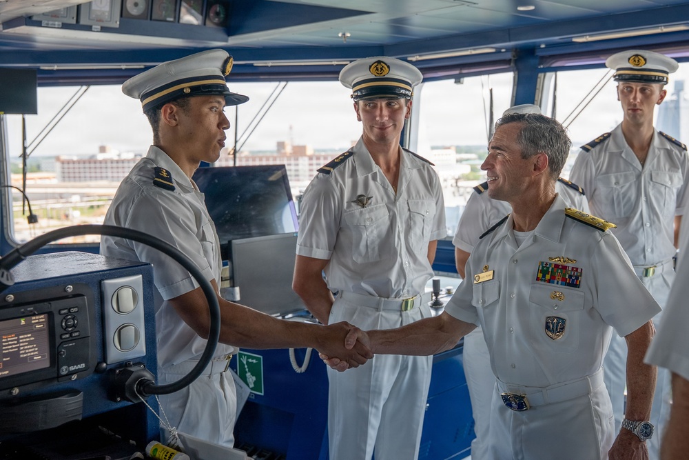 Vice Adm. Doug Perry, Commander, U.S. 2nd Fleet , conducts a visit aboard the LS Dixmude (L9015).