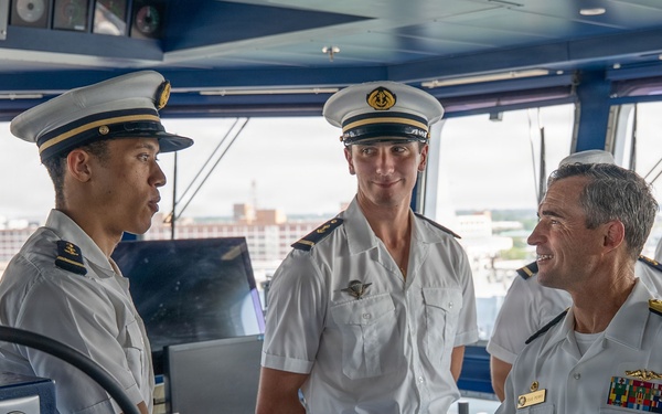 Vice Adm. Doug Perry, Commander, U.S. 2nd Fleet , conducts a visit aboard the LS Dixmude (L9015).