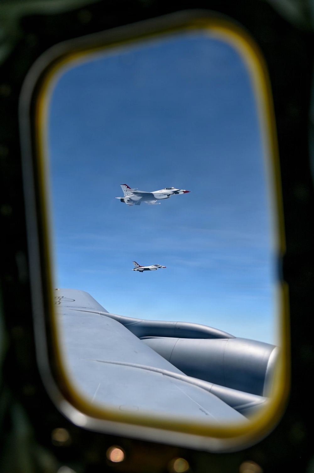434th ARW Refuels Thunderbirds