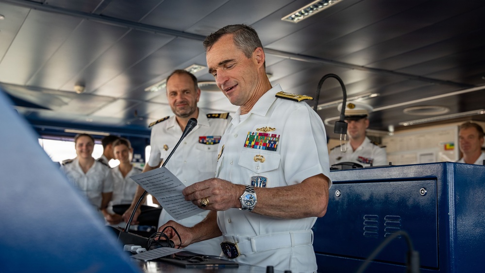 Vice Adm. Doug Perry, Commander, U.S. 2nd Fleet , conducts a visit aboard the LS Dixmude (L9015).