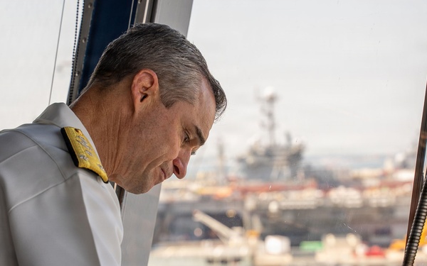 Vice Adm. Doug Perry, Commander, U.S. 2nd Fleet , conducts a visit aboard the LS Dixmude (L9015).
