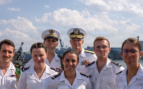 Vice Adm. Doug Perry, Commander, U.S. 2nd Fleet , conducts a visit aboard the FS Aconit (F713).